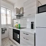 Apartment Cozy Miranese Venice