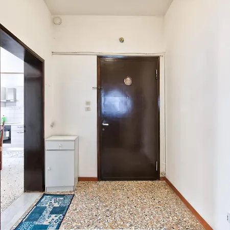 Cozy Miranese Venice Apartment *